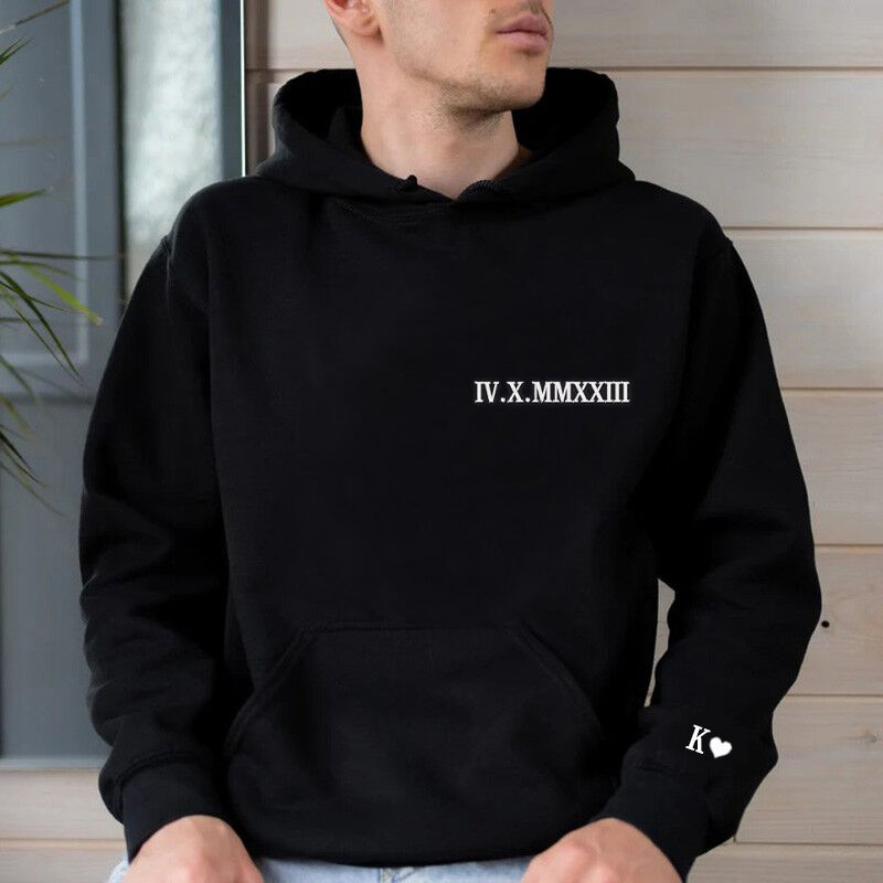 Personalisierte Hoodie gestickt seitlichen römischen Ziffer Datum und Initiale Großes Geschenk zum Jahrestag