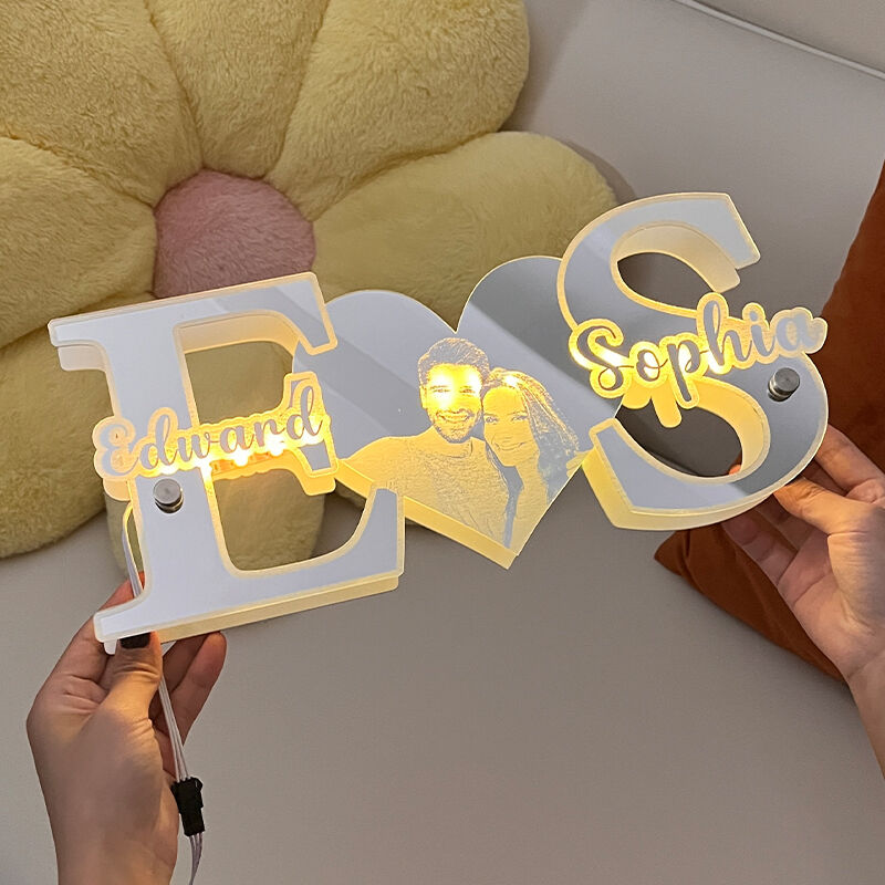 Miroir lumineux personnalisé avec photo et nom personnalisés. Joli cadeau pour la Saint-Valentin