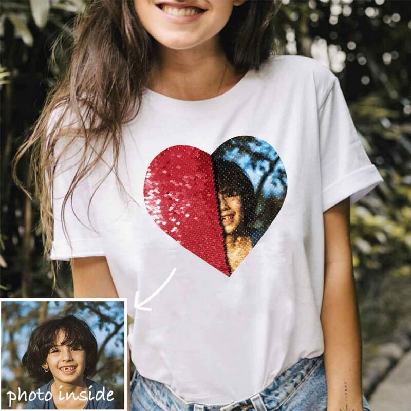 Personalisiertes T-Shirt in Herzform mit Pailletten und individuellem Fotodesign Kreatives Geschenk für Paare