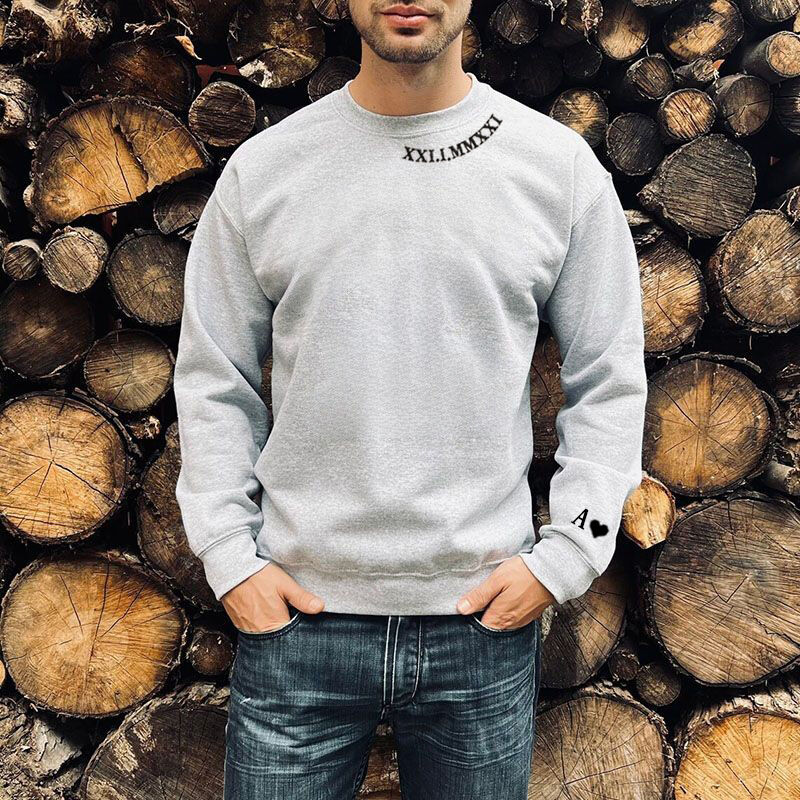 Personalisiertes Sweatshirt mit gestickten römischen Zahlen, Datum und Initialen Einzigartiges Geschenk zum Jahrestag
